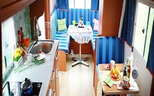 Spring Summer Fall Winter Caravan