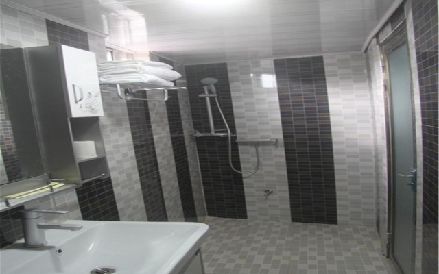 Zhangzhou Nanjing Yunshuiyao Fengyun Pavilion Tulou Inn – Bathroom – Longyan