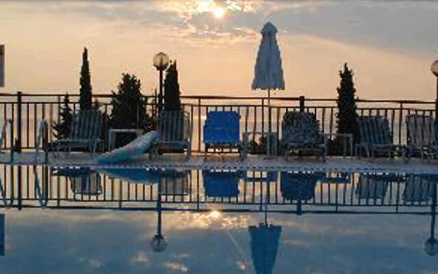 Aronis Apartments