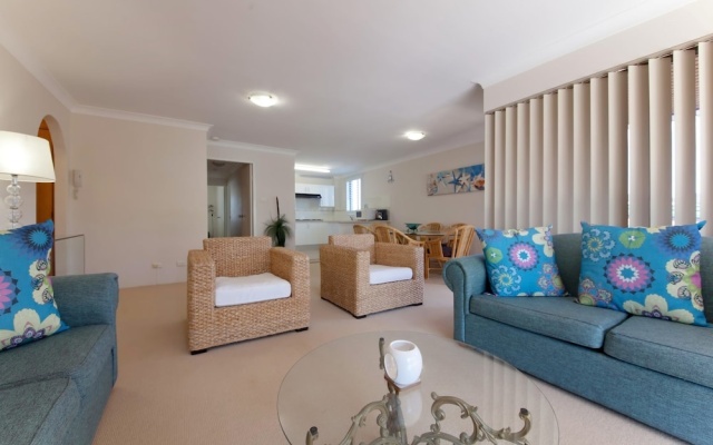 Kamilaroi, 6/58-60 Magnus Street – Guest Rooms – Nelson Bay