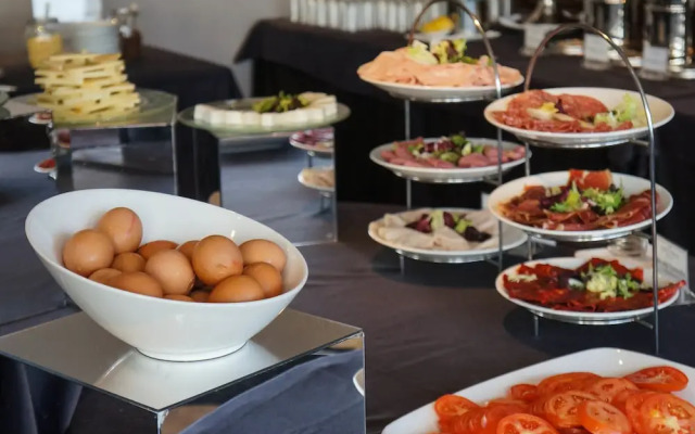 The Caleta Hotel Self-Catering Apartments