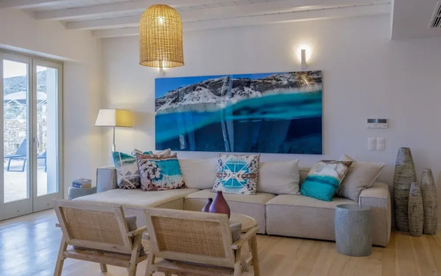 The Gallery Home - Elegant Villa In Antiparos