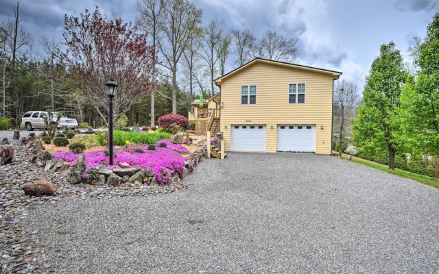 Peaceful Chattahoochee Apt w/ Mountain Views