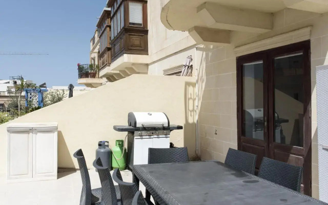 Stunning 4 Bedroom Apart. Near Balluta Bay