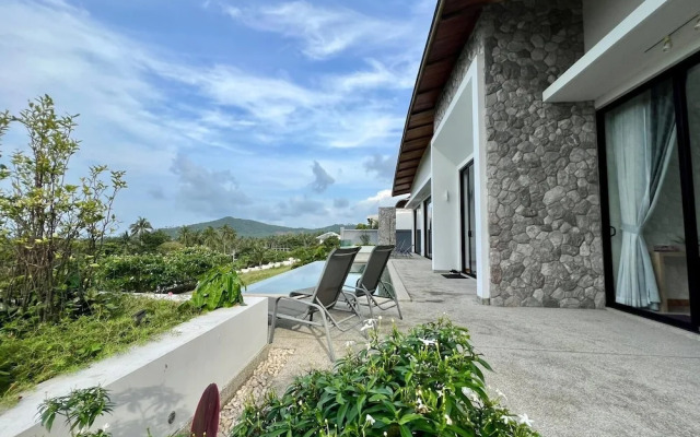 Michel Tropical Seaview Pool Villas