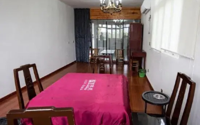 Yuyang Gengdu Jiangyuan Inn