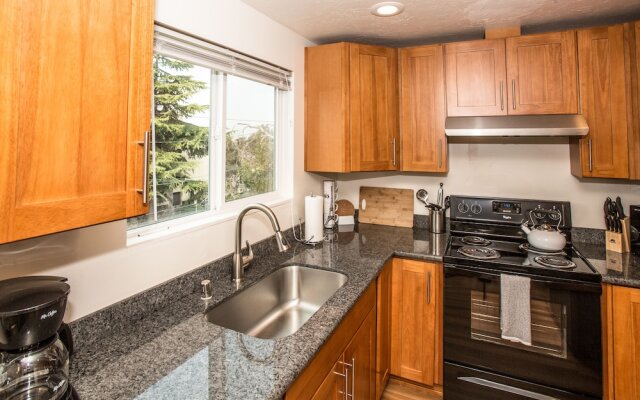 Crockett Rocket - Heart of Seattle - Sleeps 12