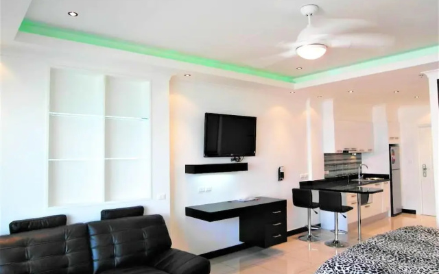 View Talay 8 Large Studio Apartment With sea View Pattaya
