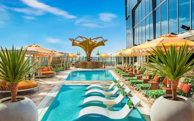 AC Hotel Downtown Los Angeles, a Marriott Hotel