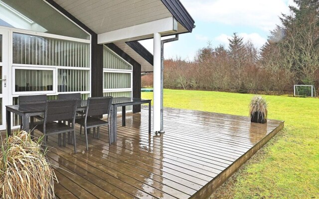 8 Person Holiday Home in Brovst-by Traum