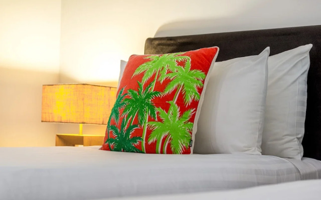 Luxury Apartment at Sea Temple Palm Cove 2 Bed 2 Bath