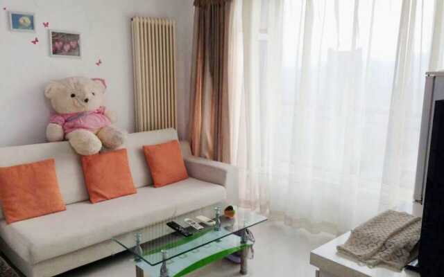 Dalian Yijia Apartment