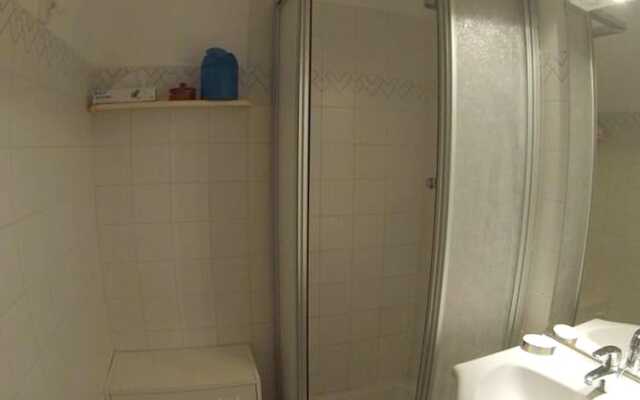 Apartment With one Bedroom in Saint-cyr-sur-mer, With Enclosed Garden