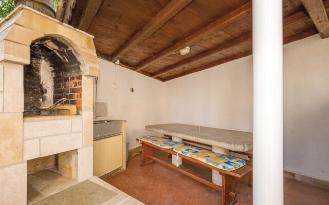 Amazing Home in Povile With Wifi and 5 Bedrooms