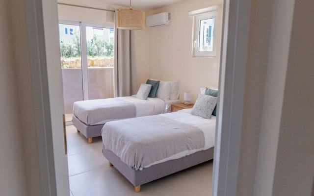 Phaedrus Living: Seaside Thalassa Cretan 101
