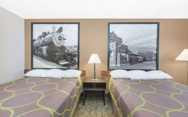 Super 8 Motel - Belleville