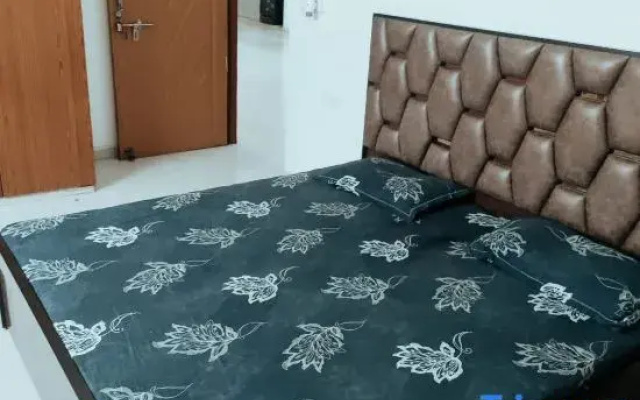 Spacious Peaceful Apartment for Two Families in Lucknow