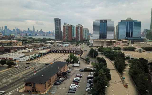 Holland Hotel Free Parking Jersey City