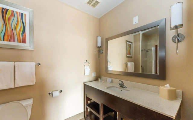 Comfort Suites Houston West at Clay Road