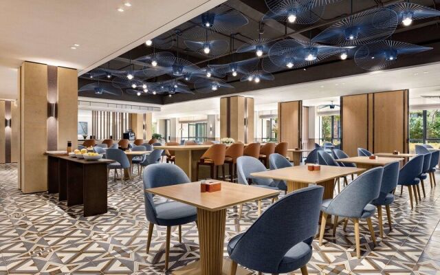 Hyatt Place Tongxiang Train Station