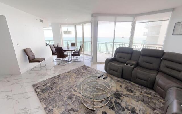 Oceanview Apartments in Sunny Isles