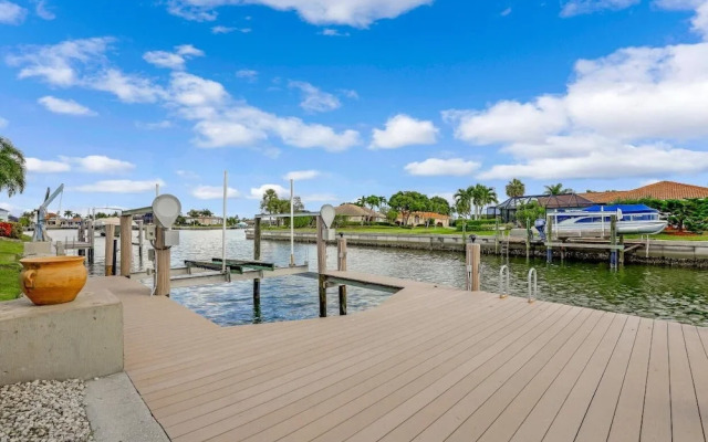 Pet-friendly Home With Southern Exposure and Pool