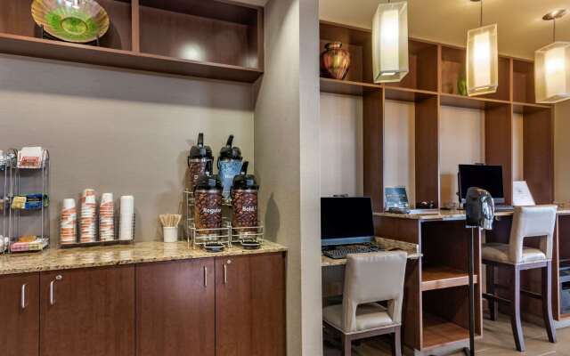 Comfort Suites Airport - University