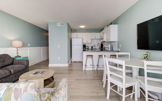 1104 Starfish Room by Atlantic Towers