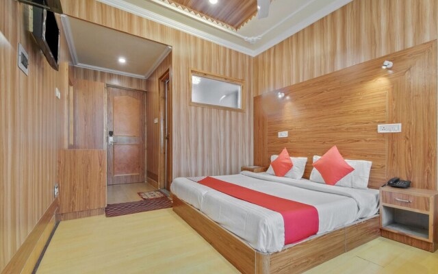 OYO 6112 Hotel Snow Palace