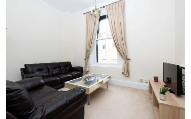 The 2 Bedroom in Collingham rd