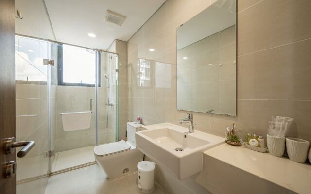 Eco Green Saigon Luxury Apartment Hotel