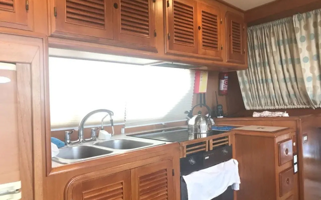 Motor Yacht Calypso