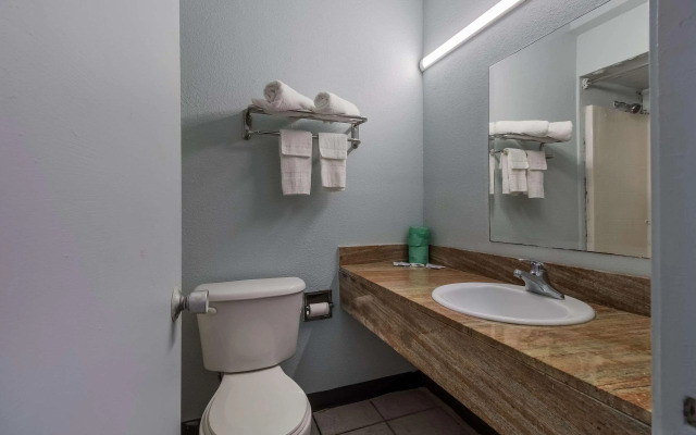 Rodeway Inn Conference Center