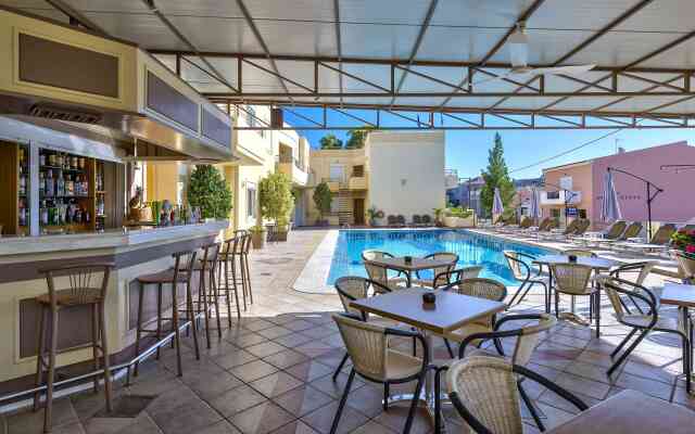 Veronica Hotel