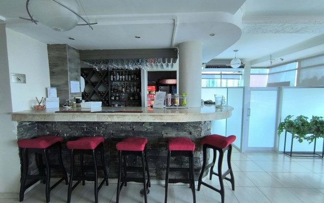 Hotel Bahia Suites