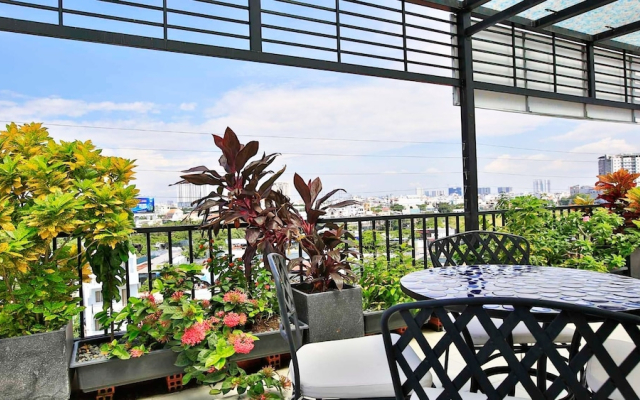 Donald Service Apartment