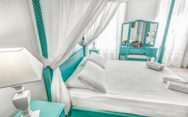 Belone Suite