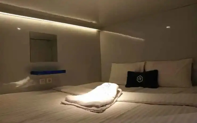 Rosalyne Sleepbox Malioboro (Ketandan)