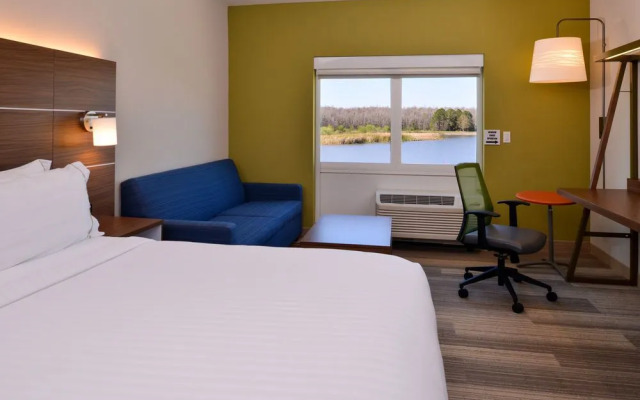 Holiday Inn Express & Suites Trinity