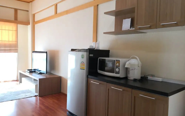 Choke-Set-Thee House