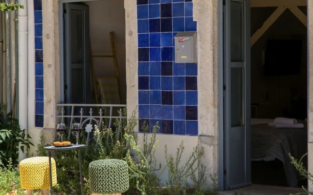 Original Photographers Studio Apartment in Alcântara