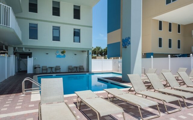 Gulf Front Master Suite! Directly On The Beach! 3 BR / 2 BA! Sleeps 8!