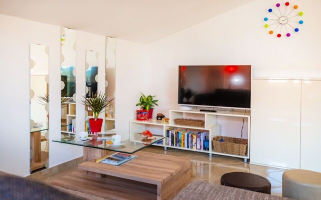 A1 Beautiful apt W.magnificent View and Pool use
