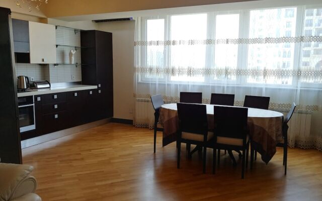 Apartment with Caspian Sea and F1 view