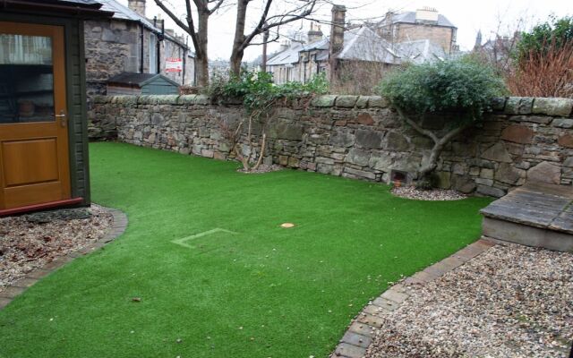 Stockbridge Family Home With Private Garden