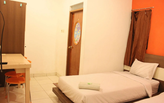 OYO 1251 Residence 8