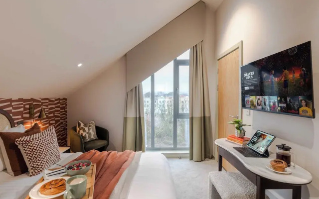 Waterside Living I Luxe Apartments