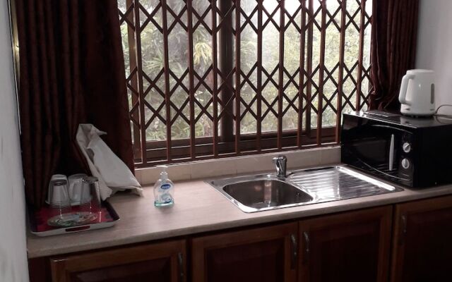 Restall Guest Lodge