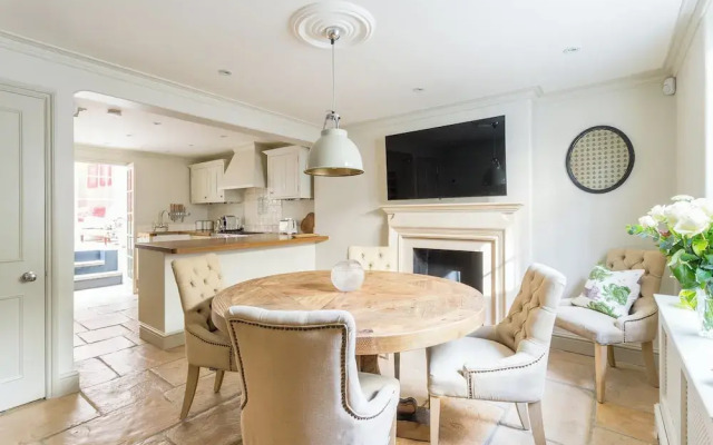 Kinnerton Street by Onefinestay