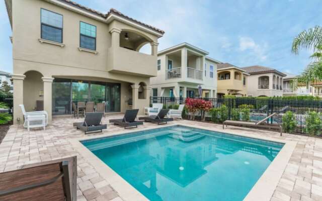 Ultimate 5 Bed 5 Ba Villa with Game Room, Pool & Spa - Ihr4021